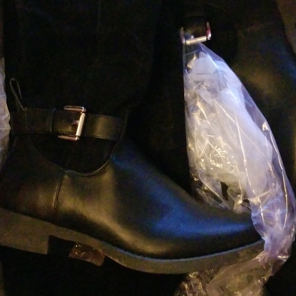 Knee High black boots - Picture 4 of 5